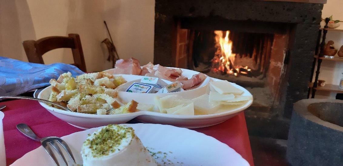Agriturismo Sole Di Sicilia Randazzo Ngoại thất bức ảnh